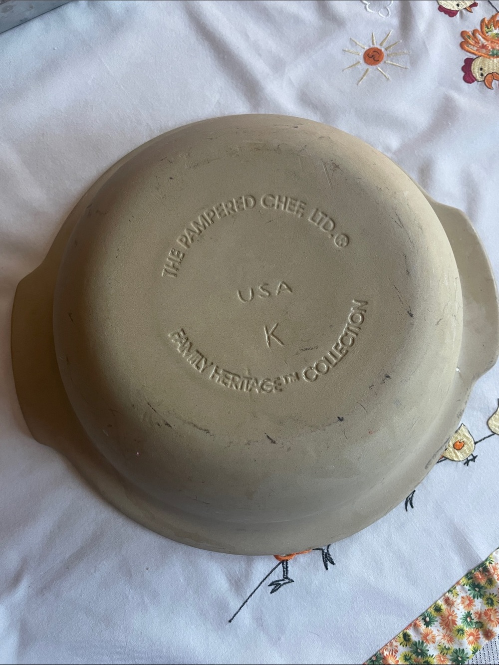 12 inch pampered chef ceramic bowl